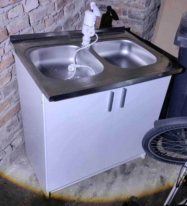 Zlewozmywak dwukomorowy z szafką + podgrzewacz przepływowy wody