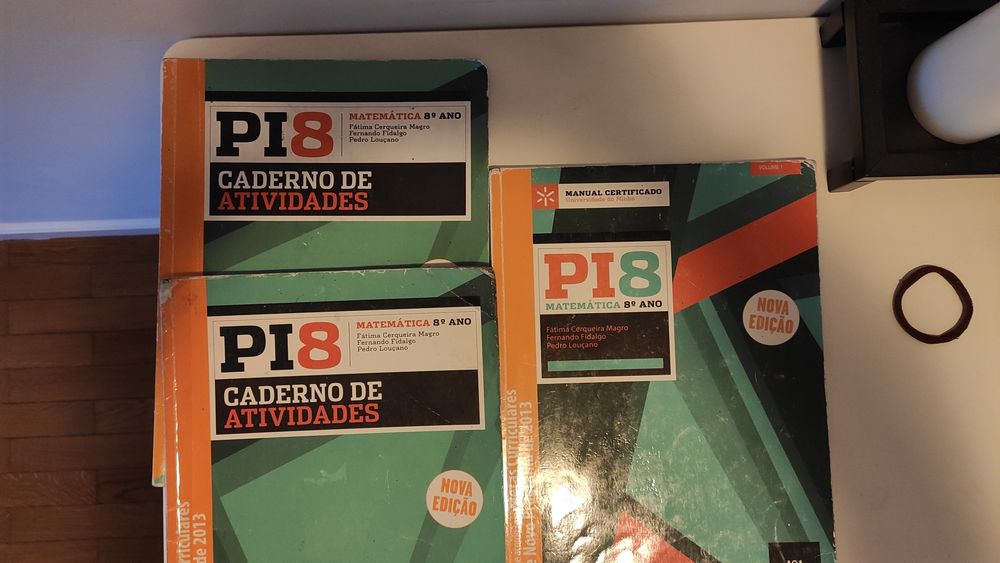 Livros escolares 8º ano