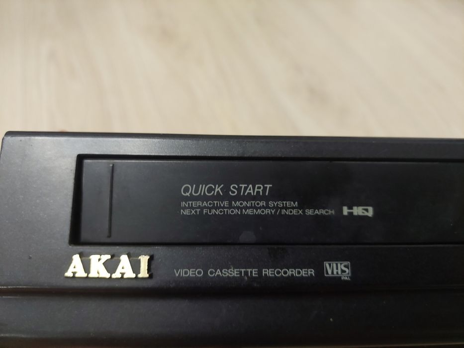 Akai magnetowid VHS model VS-425EDG