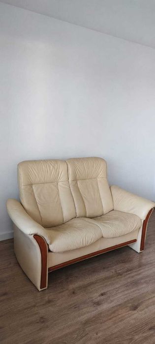 Sofa dwuosobowa skórzana z funkcją relax