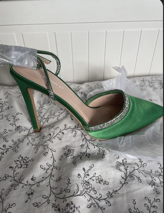Buty damskie – szpilki zielone