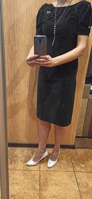 Продам вечернее платье из черного велюра