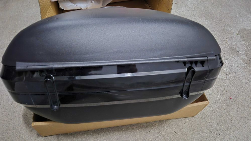 Kufer motocyklowy Givi Maxia 3