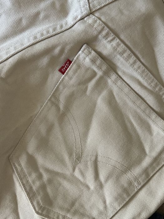Топовий вінтаж від LEVI’S [короче джинси]