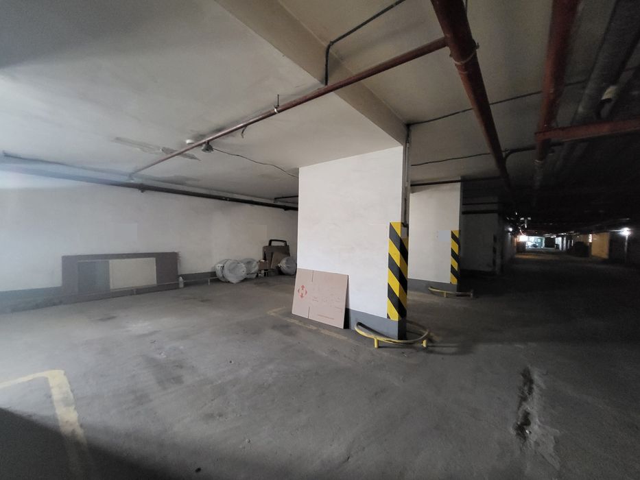 Без% Паркомісця в підземному паркінгу Новобудова метро Академмістечко