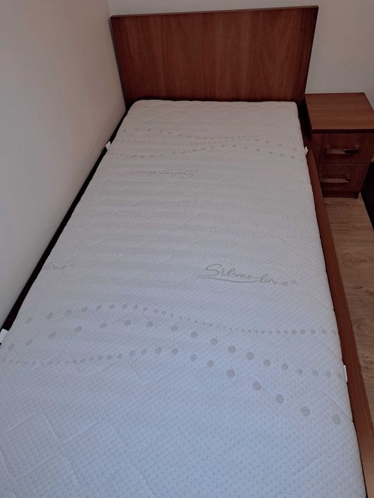 Łóżko jednoosobowe ze stelażem i szafką nocną KOMPLET