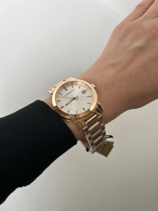 Годинник burberry bu9104 та bu9004