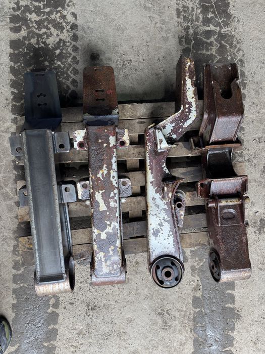 Кронштейн інтракс інтеграл для вісі мерседес