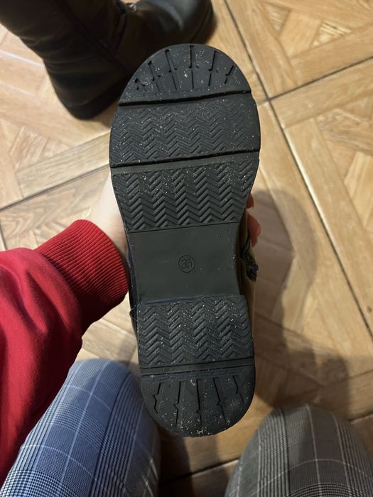 Чоботи для дівчат