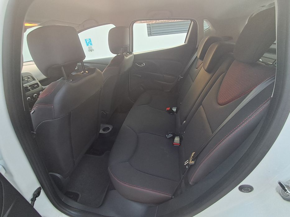 Renault Clio — fotografia 11