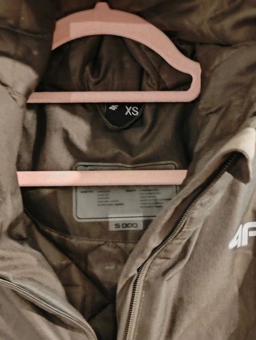 Zimowa kurtka damska 4F rozmiar XS parka