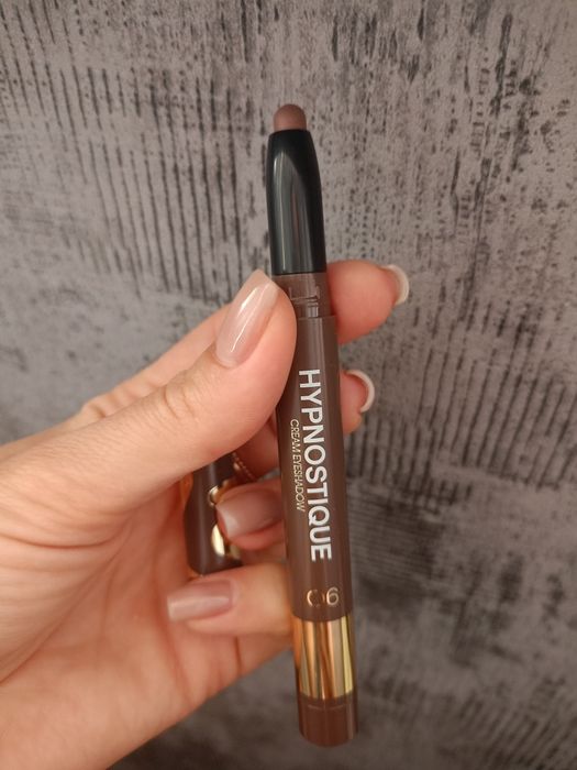 Тональный Charlotte Tilbury, тени L'Oréal