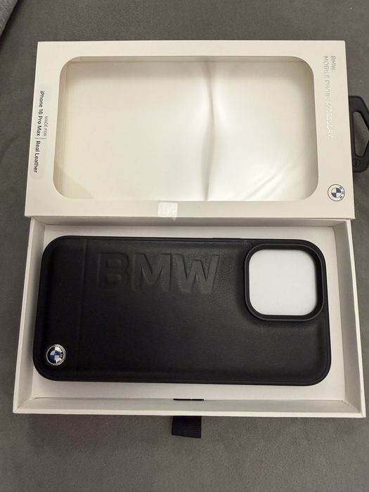 Etui BMW Real Leather do iPhone 16 Pro Max – oryginalne, czarne