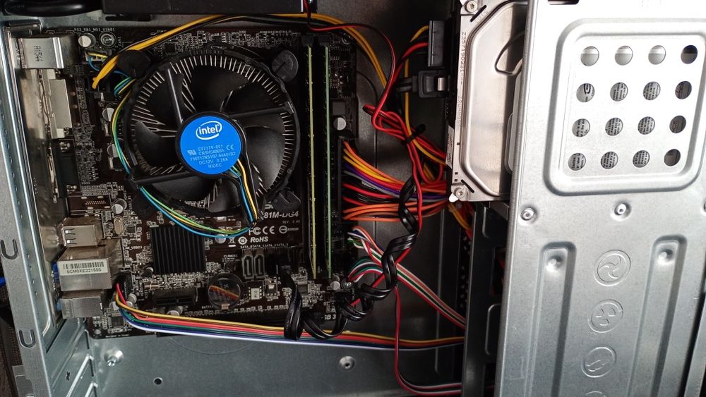 Системный блок. Компьютер. Intel i5-4570. Asrock. GameMax.