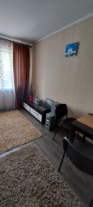 Затишна кімната в гуртожитку біля метро Лісова