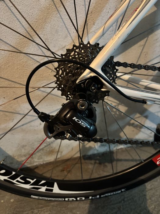 Scott CR1 Em Carbono