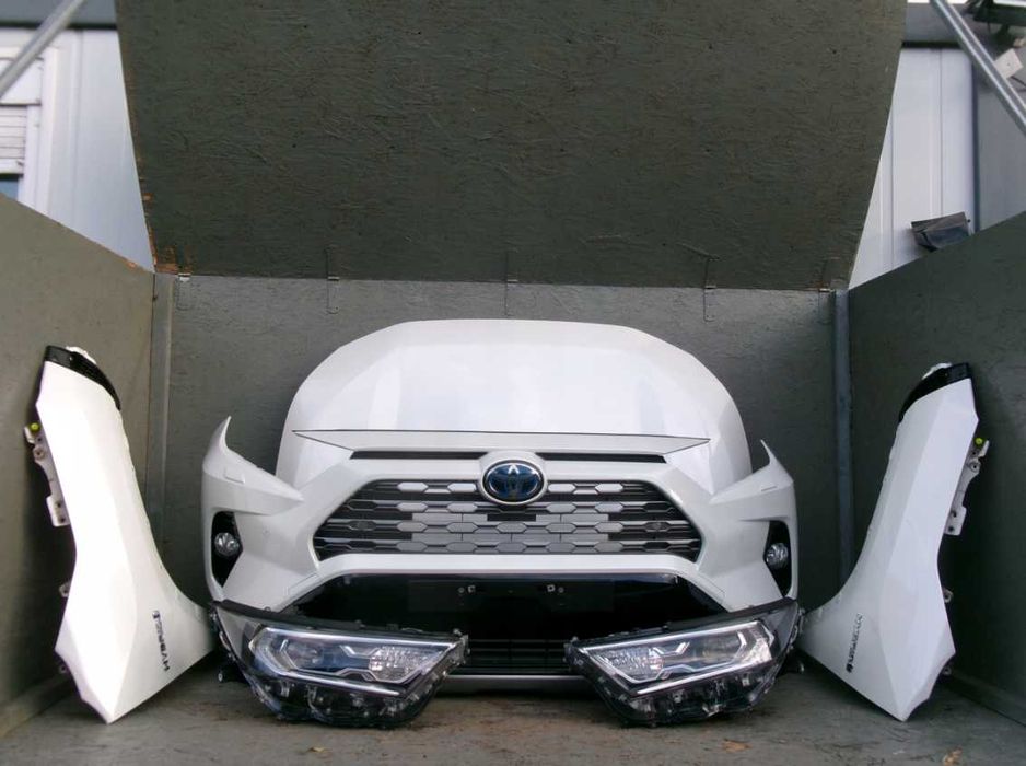 TOYOTA RAV4 V 2018-2024 Бампер передній