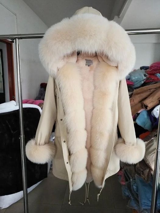 Casaco com pelo muito quente é lindo