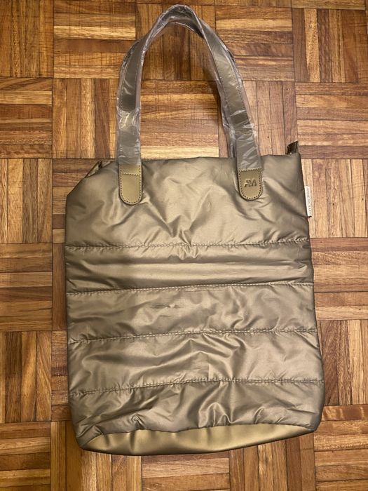 Mala dourada Anne Möller