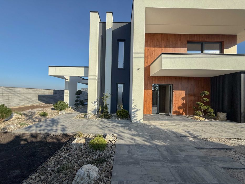 Стильний будинок, де преміум-якість поєднана з комфортом і затишком