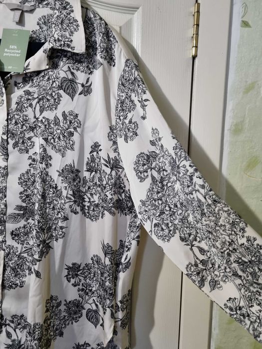 Жіноча блазка рубашечного крою. H&M. Великий размір