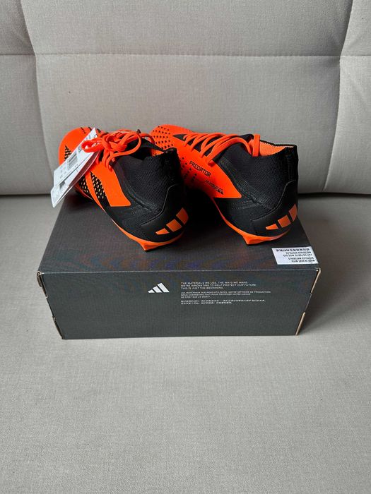 Buty piłkarskie Korki adidas Predator Accuracy.2 MG r. 42 2/3