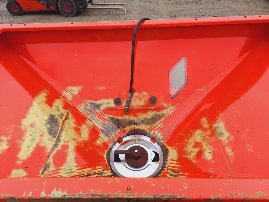 Rozsiewacz nawozu Rauch MDS 901  stan bdb hydraulika