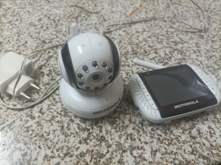 Câmara vigilância crianças com comunicador