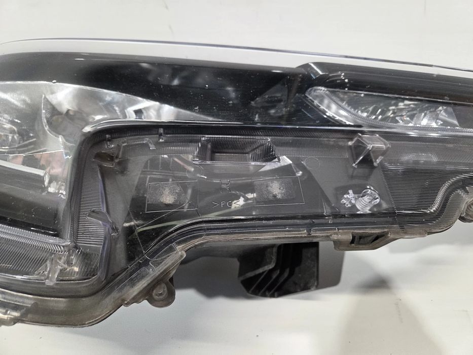 Toyota Corolla E21 HB Kombi Lampa Prawa Przednia Full LED