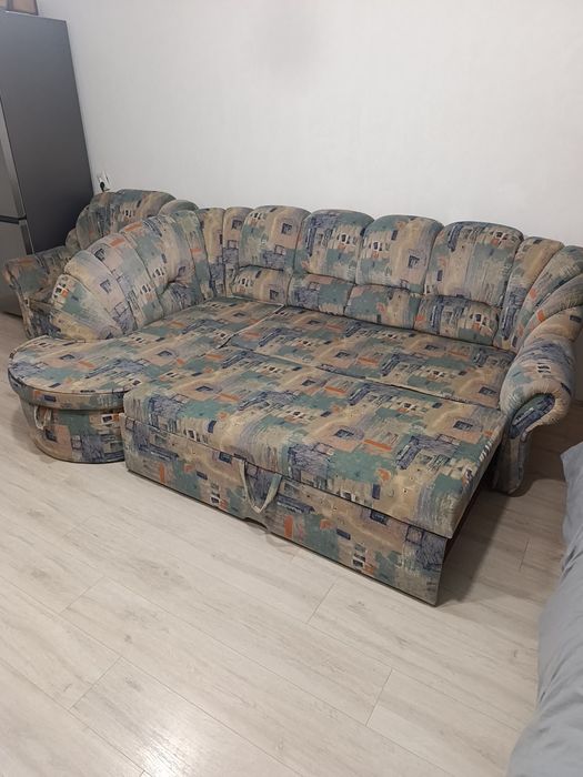 Мякий розкладний кут та два крісла