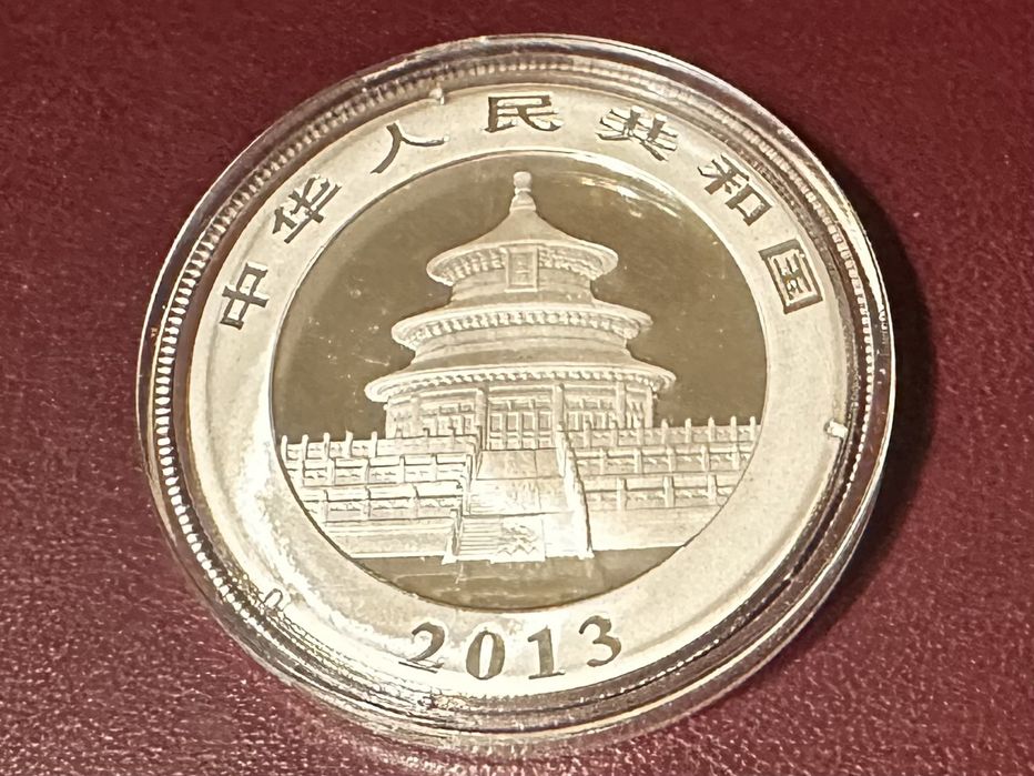 Инвестиционная монета Китая панда 10 юаней 2013 и 2015 год.