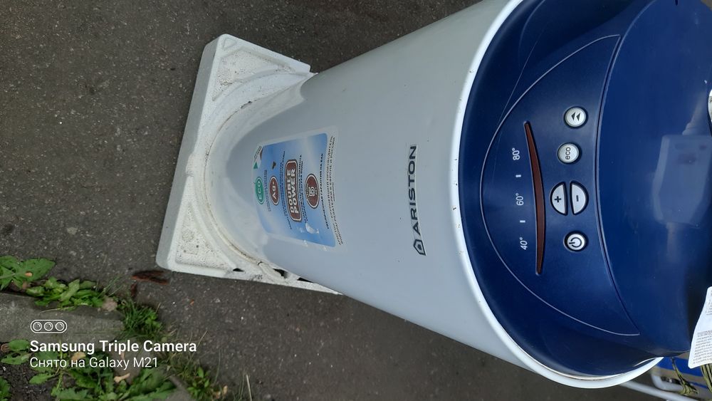 Продам бойлер ariston