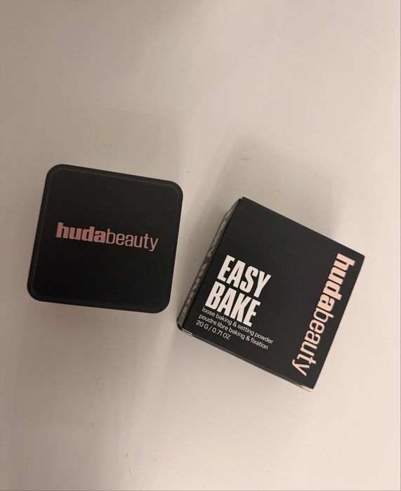 Nowy Puder huda beauty pelnowymiarowy 20 gram odcien pound cake