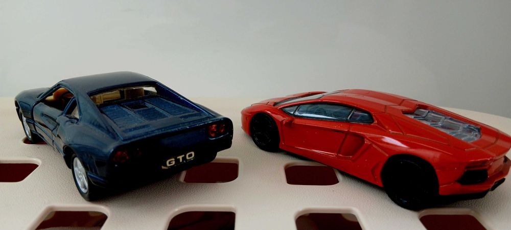 Miniaturas 1/43 Ferrari e lamborghini