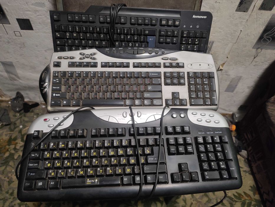 Клавіатура мультимедійна для ПК чи ноутбука.