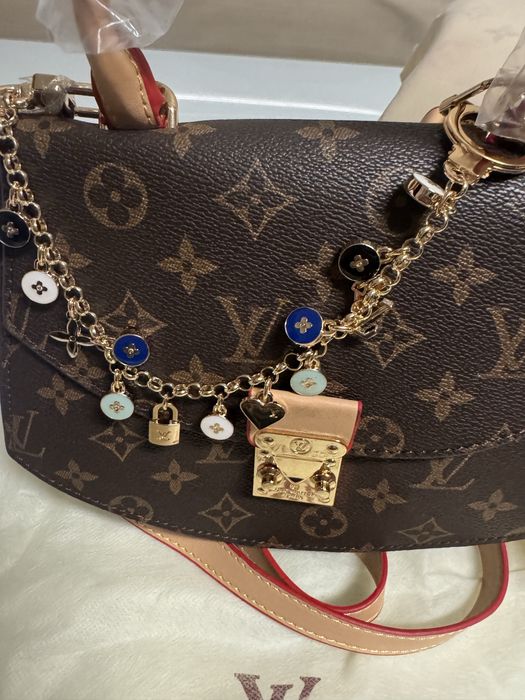 Mala Lv com porta chaves