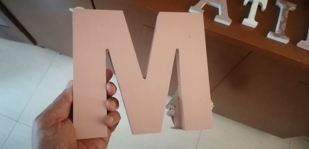 Letras de madeira decorativas com o nome Matilde
