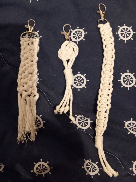Porta-chaves em macrame