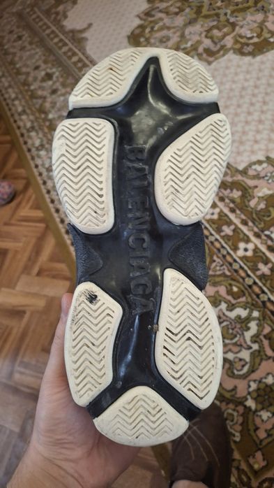 Балансіага кросівки