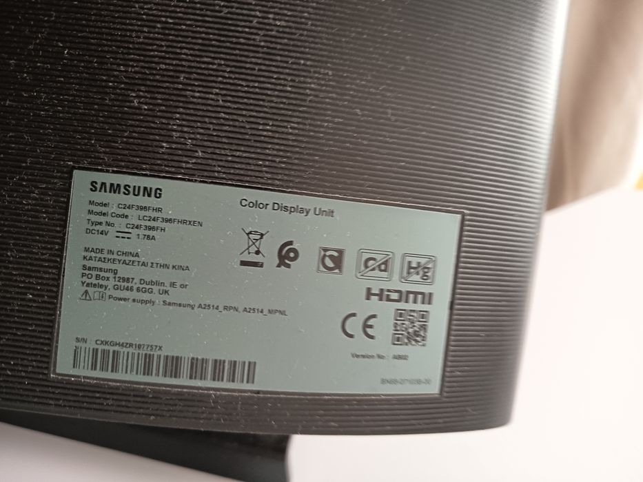Monitor SAMSUNG  w pełni sprawny