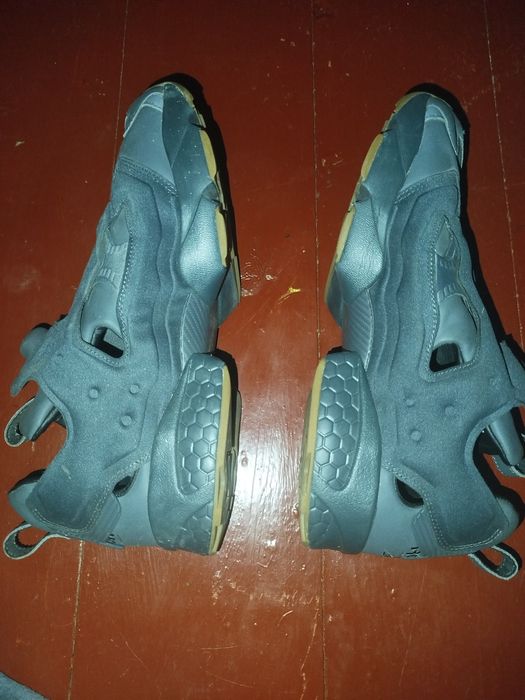 Продам нові кросівки reebok