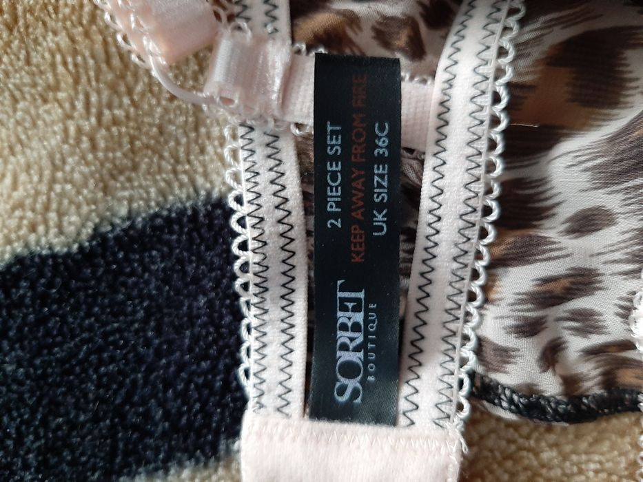 Бюстье    и халат