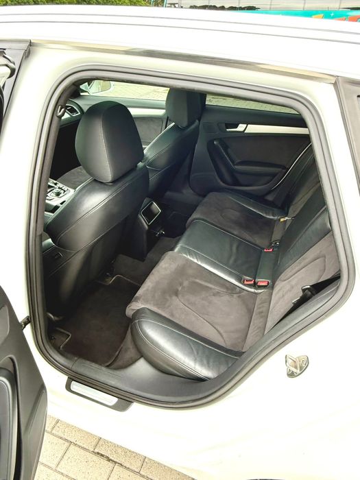 Audi A4B8 S-Line 2010r