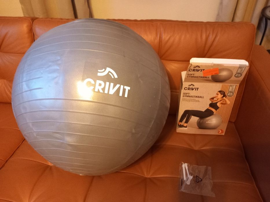 Miękka piłka do ćwiczeń Crivit 65 cm szara