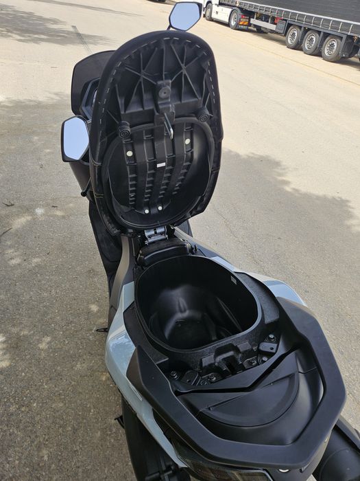 Vende-se Yamaha Nmax TechMax