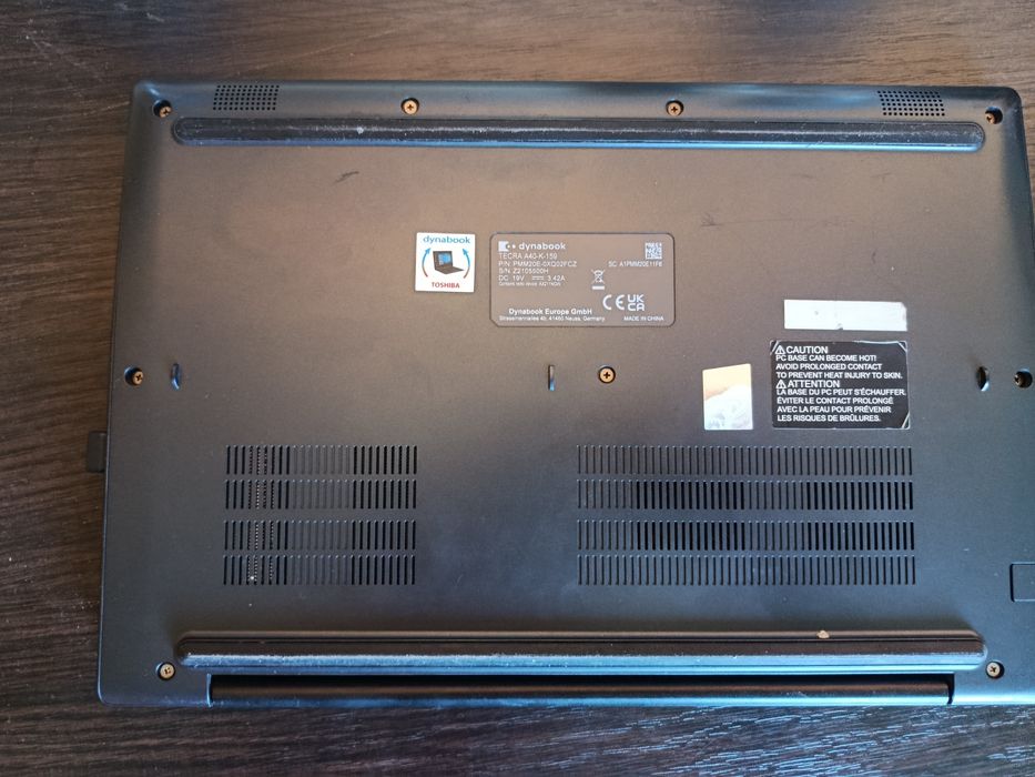 Toshiba Dynabook Tecra A40-K з процесором Intel Core i7 сенсорний екран