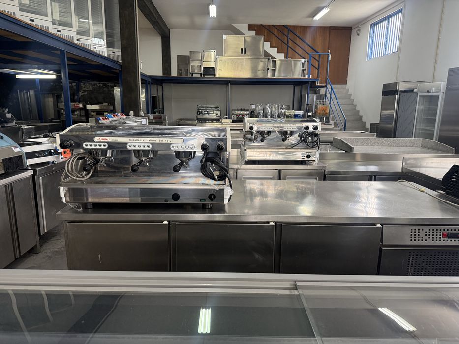 Maquina café industrial La cimbaly M27 três grupos