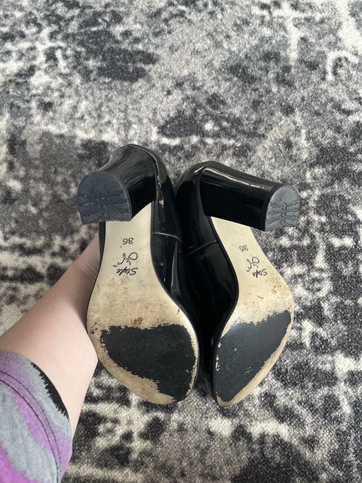 Віддам безкоштовно туфлі