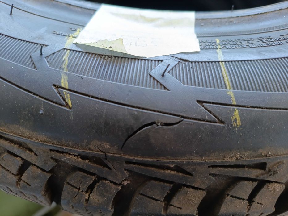 Зимові шини Goodyear UltraGrip Ice+ 185/60 R15 (Пара)