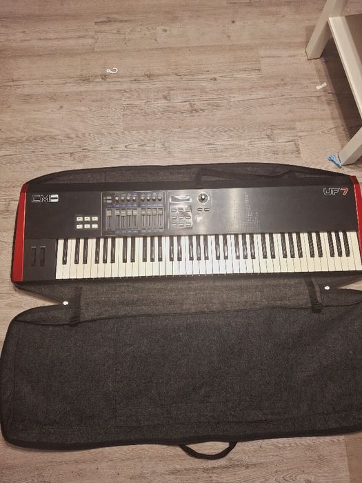 Cmd uf7 pianino .